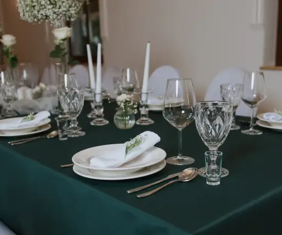 Grafika Elegancko nakryty stół w restauracji Dolce Vita